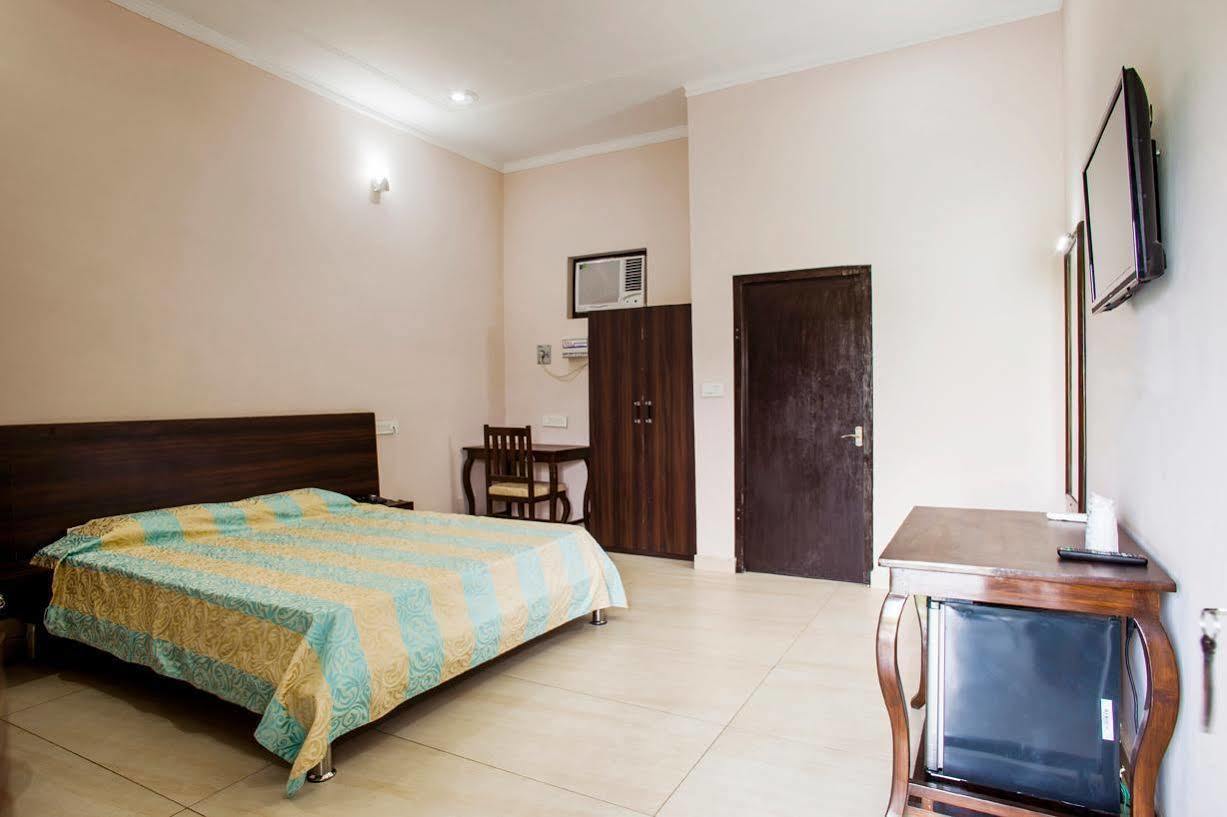 Gulmohar Sariska Resort Bairāt Zewnętrze zdjęcie