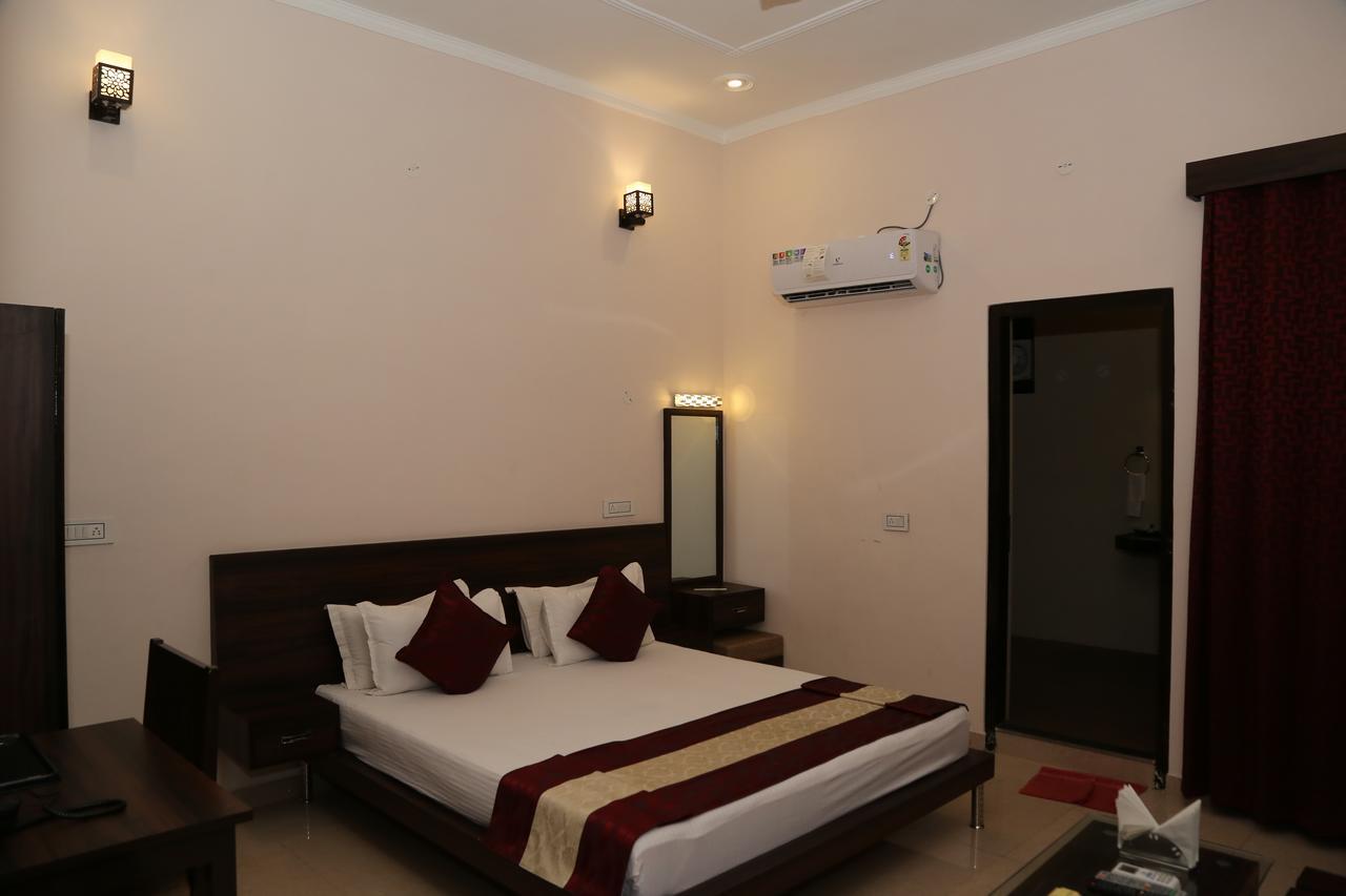 Gulmohar Sariska Resort Bairāt Zewnętrze zdjęcie