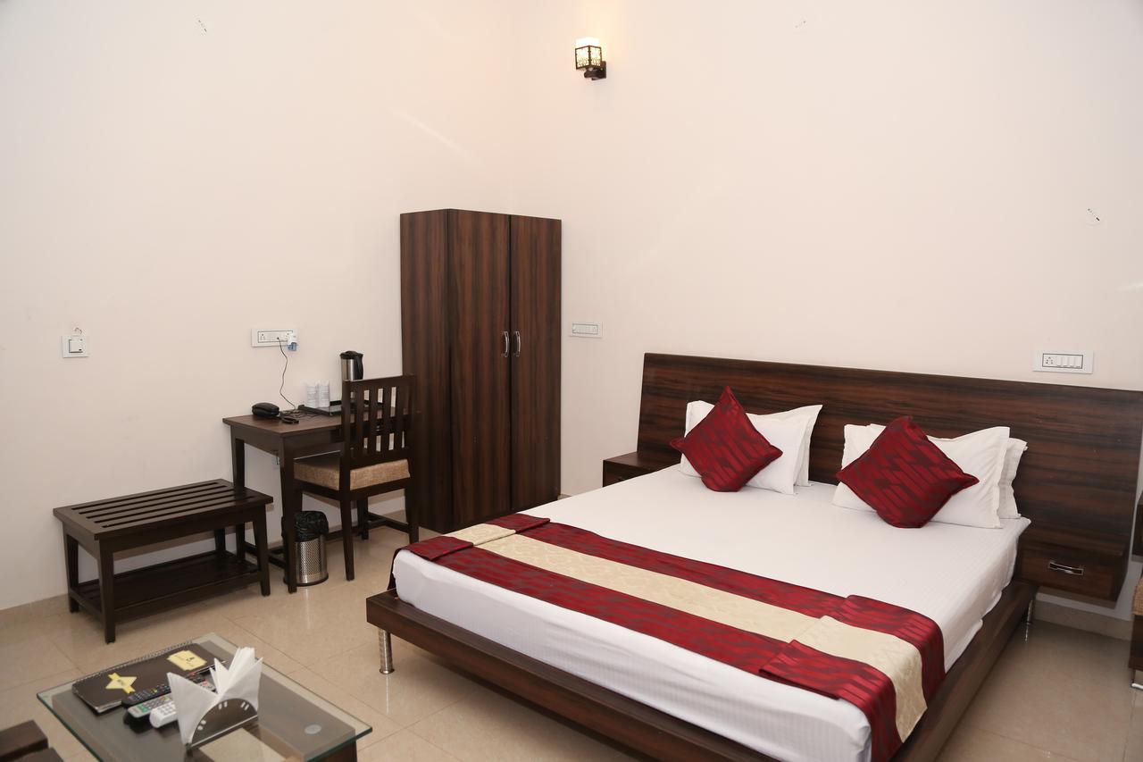 Gulmohar Sariska Resort Bairāt Zewnętrze zdjęcie