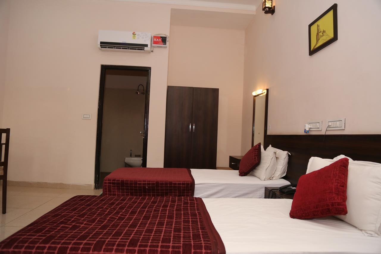 Gulmohar Sariska Resort Bairāt Zewnętrze zdjęcie
