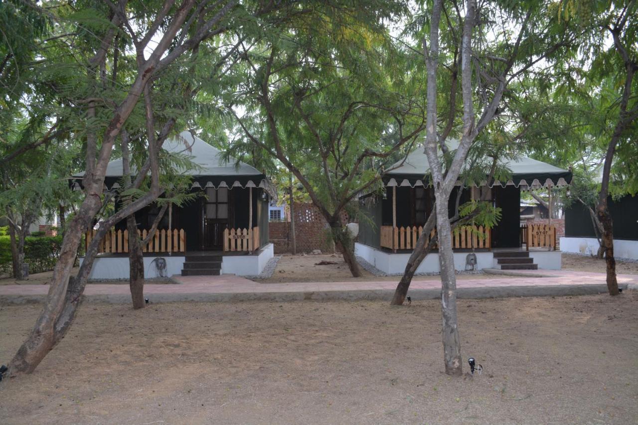 Gulmohar Sariska Resort Bairāt Zewnętrze zdjęcie